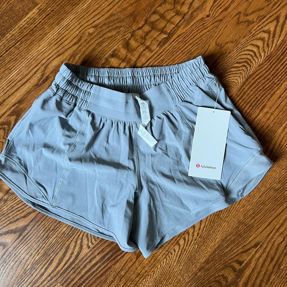 Lululemon Hotty Hot LR short, 4”